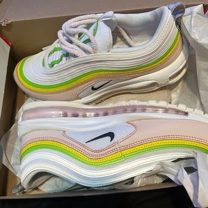 Women’s size 10 Nike Air Max 97